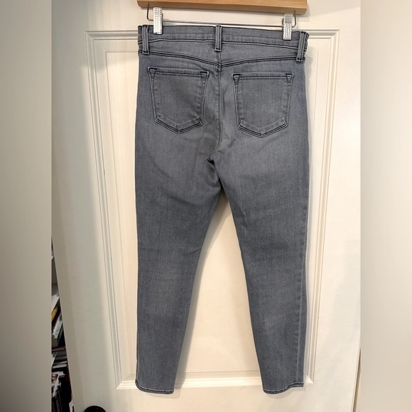 J Brand mid rise Capri jean - Picture 4 of 10